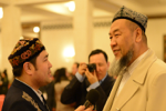 代表陆续进场