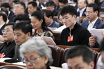 会场内的委员们