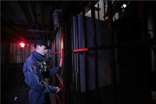 05付欢欢狱警装扮 上演制服诱惑