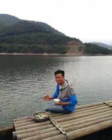 图为祝丹文录节目。