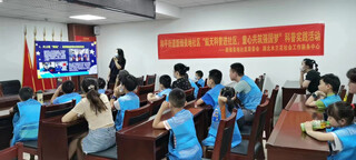 武汉市洪山区开展暑期青少年系列文化活动。