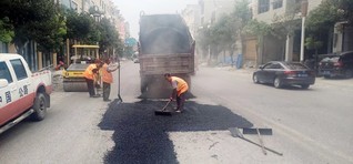 道路养护现场。