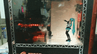 日本一宅男将初音搬进PC机箱 还能跳舞 