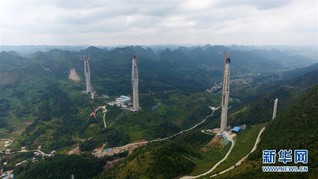 （新华全媒头条·图文互动）（4）从万桥飞架看中国奋斗——在贵州高高的山岗上