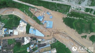 四川凉山州布拖县交际河泥石流成功避险