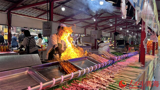 唐道·637夜市美食多。人民网 陈明菊摄