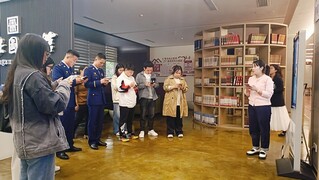 团员代表集体诵读并分享读书感悟。.jpg