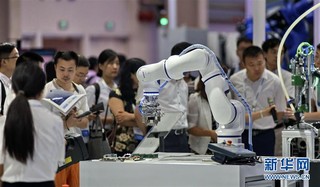 （新华全媒头条·图文互动）（7）与机器人“共建”未来世界——探秘世界机器人大会