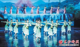 　　炭河古城《炭河千古情》演出。宁吕 摄
