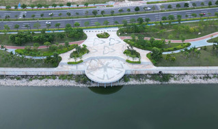 马銮湾生态修复三期工程三号观景台。周建文摄