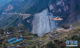 （社会）（1）“巨无霸”直升机助力打通大凉山最后的通村公路