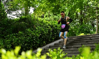在奔跑景区的选手。王印摄