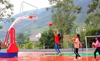 重庆篮球场公益