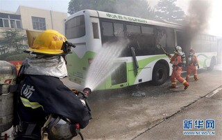 （社会）上海举行“消防行·在路上” 主题宣传活动