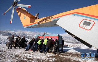 （社会）（10）“巨无霸”直升机助力打通大凉山最后的通村公路