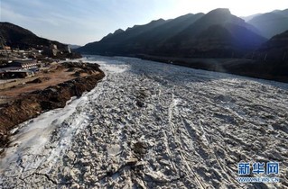 （美丽中国）（6）“银色巨龙”——黄河临汾段现流凌景观