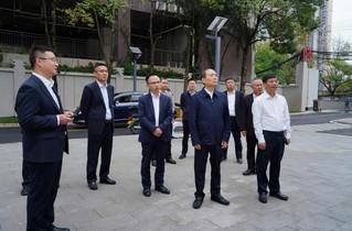 3、参观中建四局贵州中建科研院零碳园区更新改造项目。