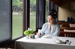 环境优美的“庐州船宴”。