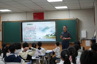 1南沙潭山中学的骨干教师正在安顺凤凰学校课堂授课.jpg