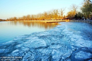 北京颐和园昆明湖结冰映衬在夕阳下美丽如画【3】