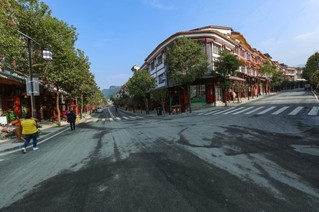 放眼官仓满目新