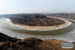 （美丽中国）（7）“银色巨龙”——黄河临汾段现流凌景观