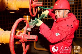 【新春走基层】他们在节日里坚守 他们为“敬业福”代言【3】