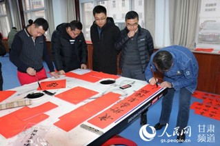 【新春走基层】他们在节日里坚守 他们为“敬业福”代言【7】