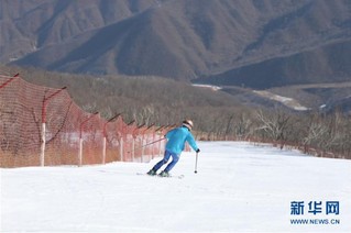 （国际·图文互动）（1）通讯：“我们的目标是建成世界一流滑雪场”——记朝鲜马息岭滑雪场