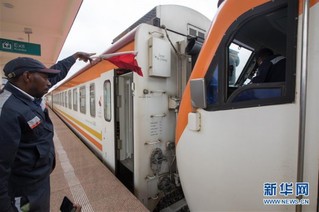 （国际）（2）中企承建的肯尼亚内马铁路进行联调联试