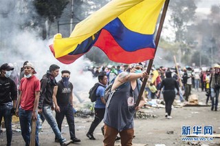 （国际）（1）厄瓜多尔总统宣布在首都实施宵禁和军事管制