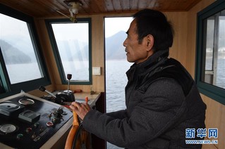 （社会）（3）太平湖上的“为民服务船”