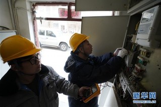 （社会）（4）新疆吐鲁番打造戈壁滩上的“微电网”