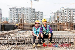 来自贵州的印有福、文明菊夫妇。