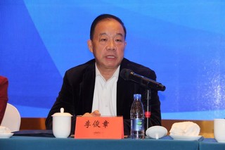 宁夏回族自治区民政厅副厅长,宁夏社会组织总会会长李俊章致辞