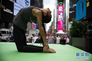 （国际）（4）纽约：瑜伽迎夏至