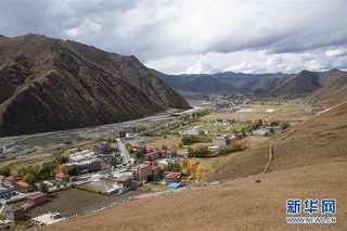 （图文互动）（7）川藏公路带动一批高原小镇日新月异