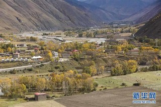 （图文互动）（8）川藏公路带动一批高原小镇日新月异