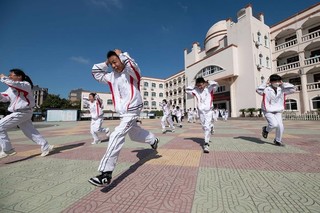 防空警报试鸣主题教育活动。王炳君供图