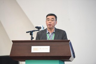 3 黔南职院党委书记罗俊在会上作经验交流发言.jpg