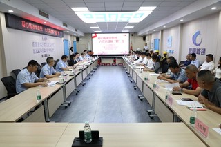厦门市劳动保障监察支队等六家单位开展“凝心铸魂学思想，六方共建解‘薪’愁”党建共建活动。厦门市人社局供图