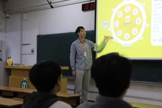 贵州纷享互联科技有限责任公司在江苏大学开展企业宣讲会。