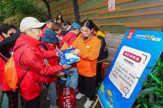 趣味游戏互动现场。仙芝楼集团供图