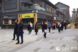 实地考察。人民网 龙章榆 摄