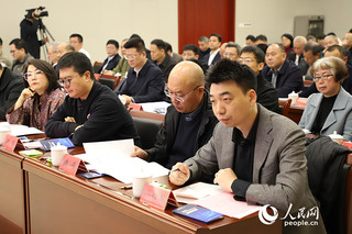 此次推进会，网站平台负责人的位置在会场第一排。人民网 黄东仪摄