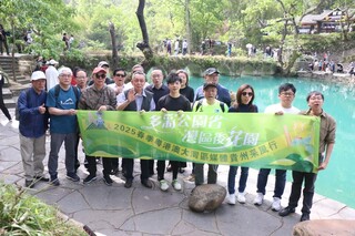 4 图为媒体采风团合影打卡.JPG