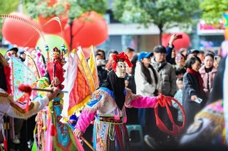 3月9日，国家级非遗代表性项目安顺地戏亮相越界影城。邓刚摄