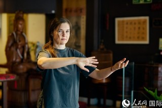 伦敦学员练习太极拳。杨浩鹏摄
