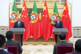 10月9日，国务院总理李克强在北京人民大会堂与葡萄牙总理科斯塔共同会见记者，并回答记者提问。