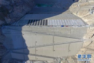 （社会）（5）“新疆三峡”阿尔塔什水利枢纽工程下闸蓄水
